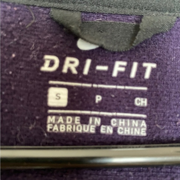Nike Dry Fit women’s running zip up purple  hoodie size small. - Picture 4 of 8